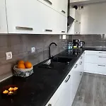 Appartement Urban Wrzesnia,przytulny Z Parkingiem *
