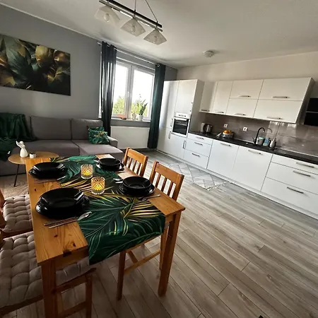 Apartment Urban Wrzesnia,przytulny Z Parkingiem