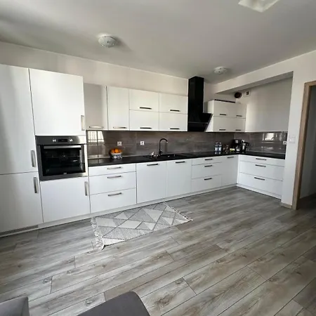 Apartment Urban Wrzesnia,przytulny Z Parkingiem